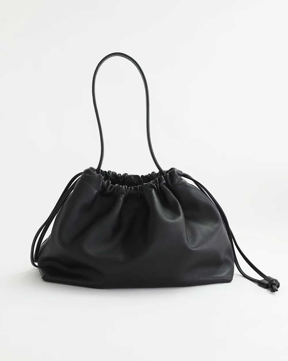Fin Shoulder Bag: Black - Image 6