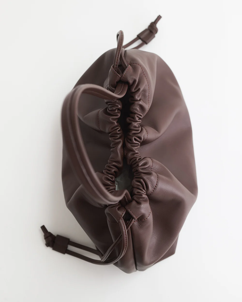 Fin Shoulder Bag: Coffee - Image 4