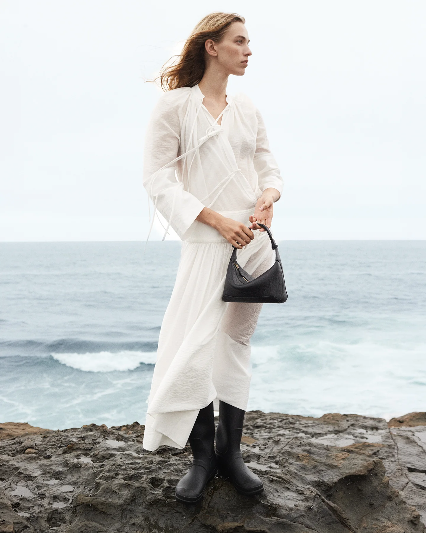 Harri Bag: Black Gold - Image 6