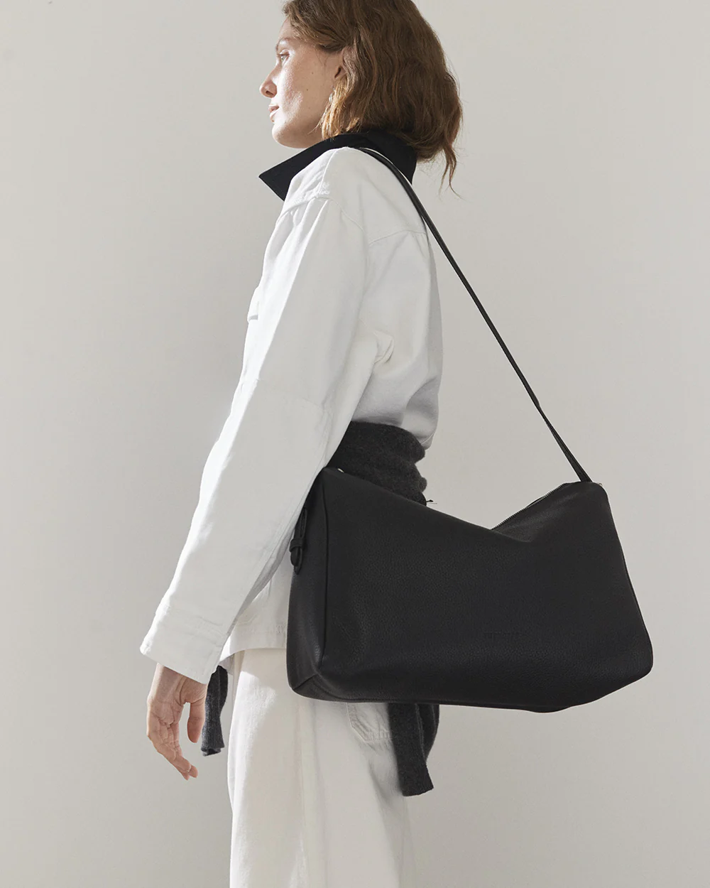 Lottie Handbag: Black - Image 5