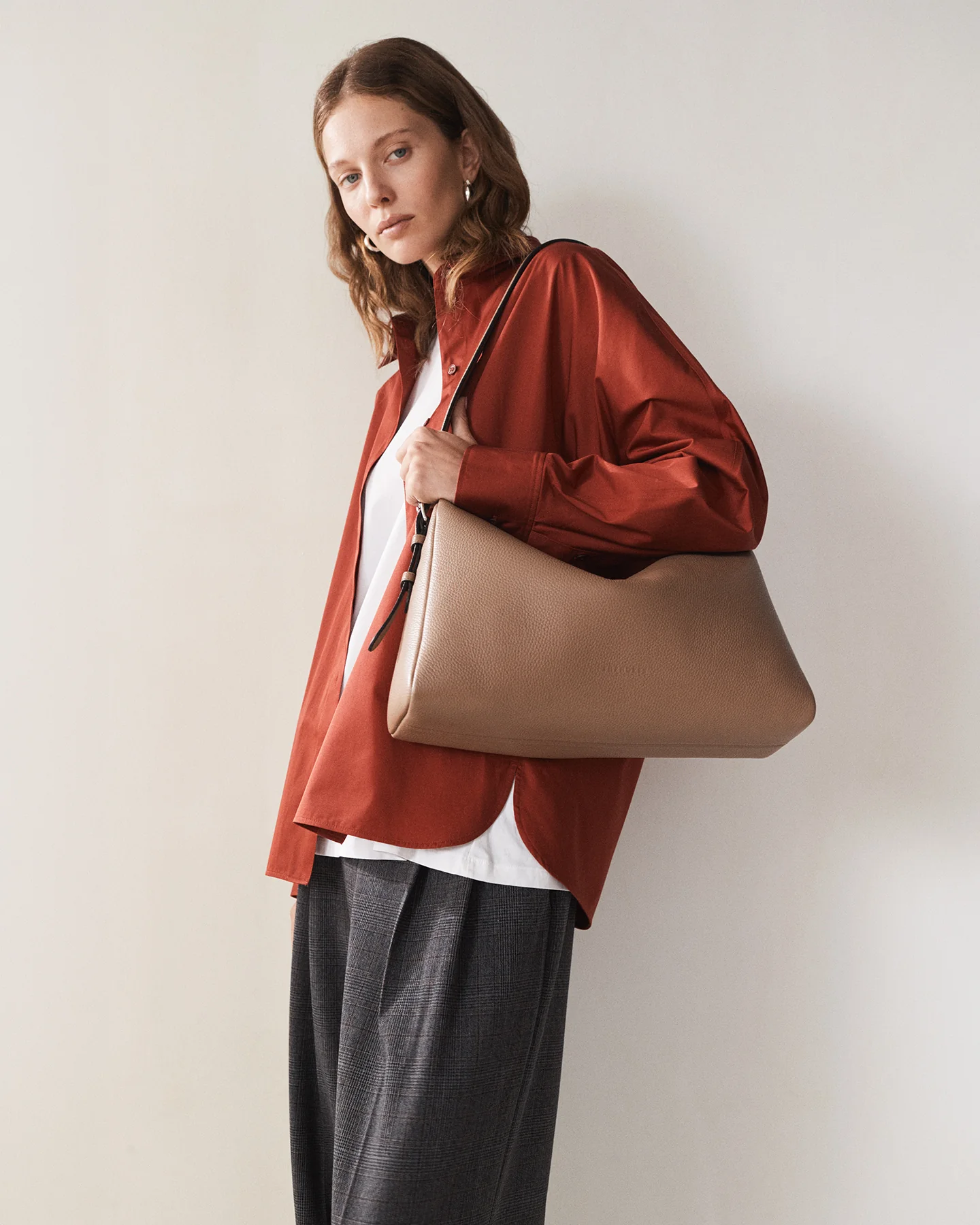 Lottie Handbag: Taupe - Image 6