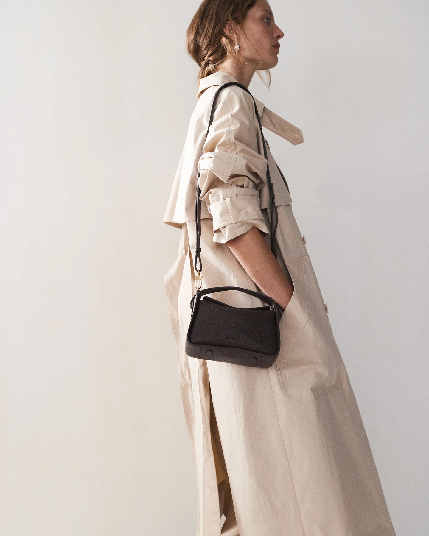 Mini Clementine Bag: Charcoal Pebbled Leather with Gold - Image 5